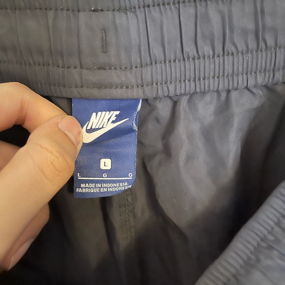 VINTAGE NIKE NYLON JOGGERS - Picture 5 of 5